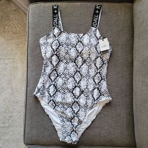 Kendall & Kylie Black & White snake print  one-piece Women's Swimsuit sz medium